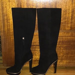 HOST PICK 🎉PARTY SEASON IS HERE 🎉🥳 BCBG MAXAZRIA Tall Boot